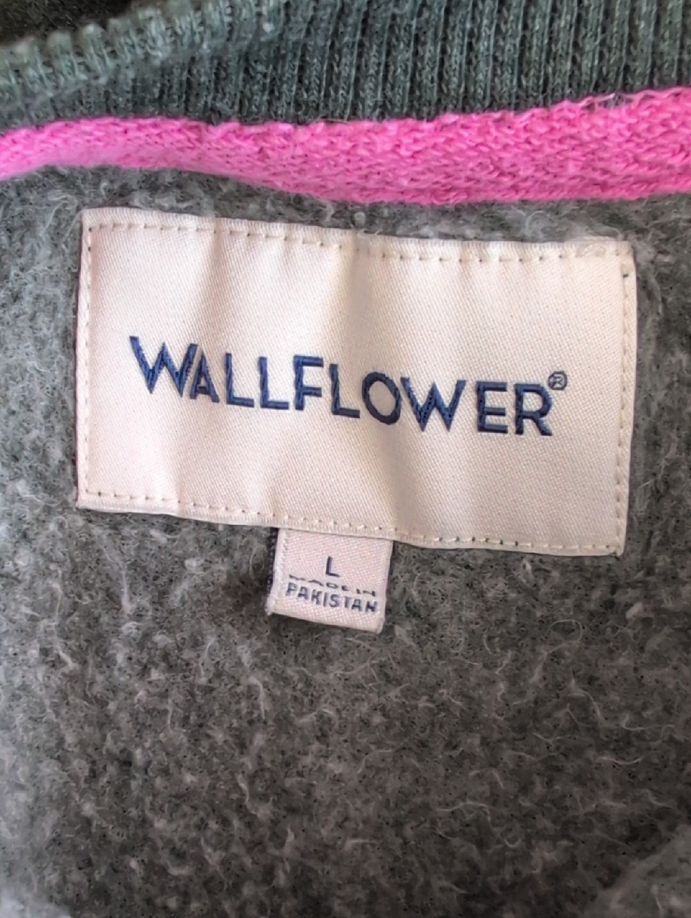 Wallflower Jackson Hole Wyoming Graphic Sweatshirt -large - Picture 5 of 7